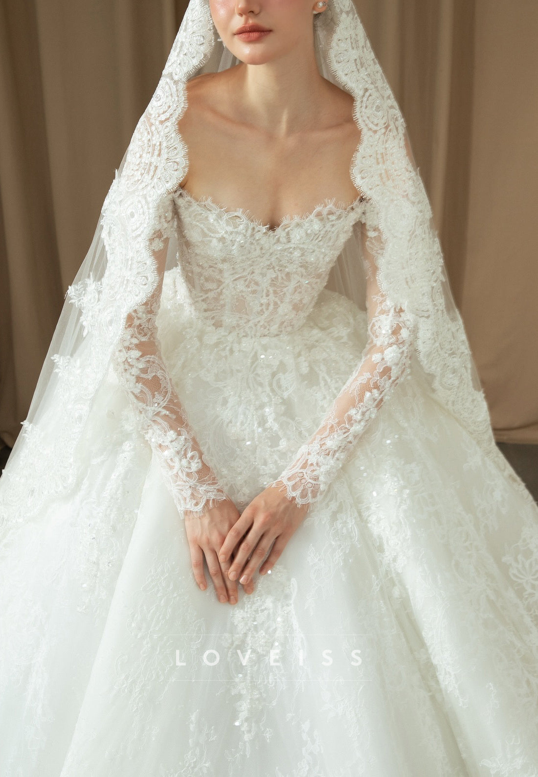 Sweetheart Long Tulle Sleeves Lace Appliques Bridal Gown