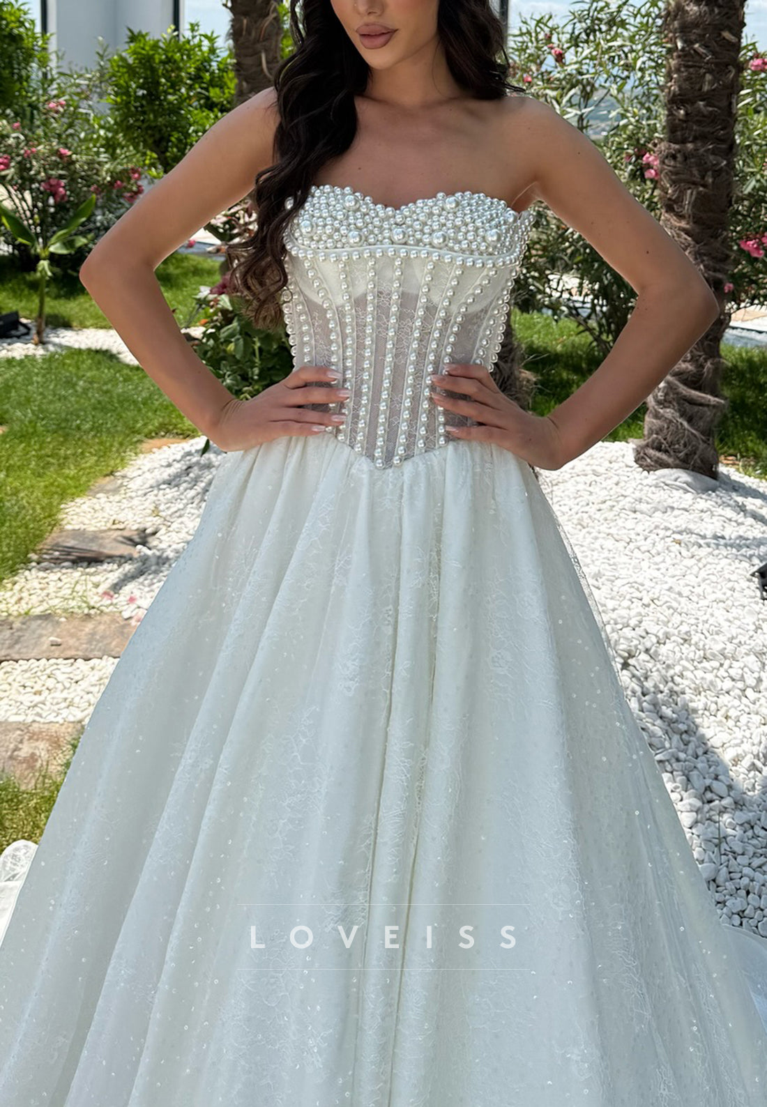 Sweetheart Pearl Lace Appliques A-Line Wedding Dress
