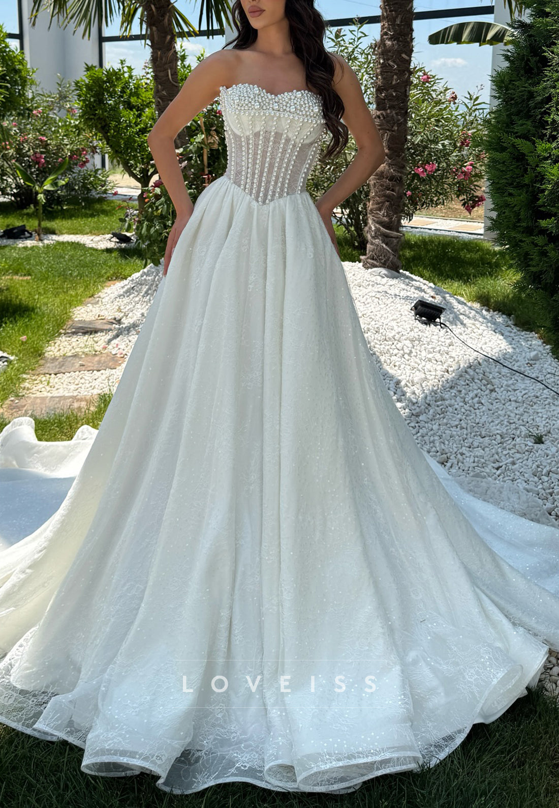 Sweetheart Pearl Lace Appliques A-Line Wedding Dress