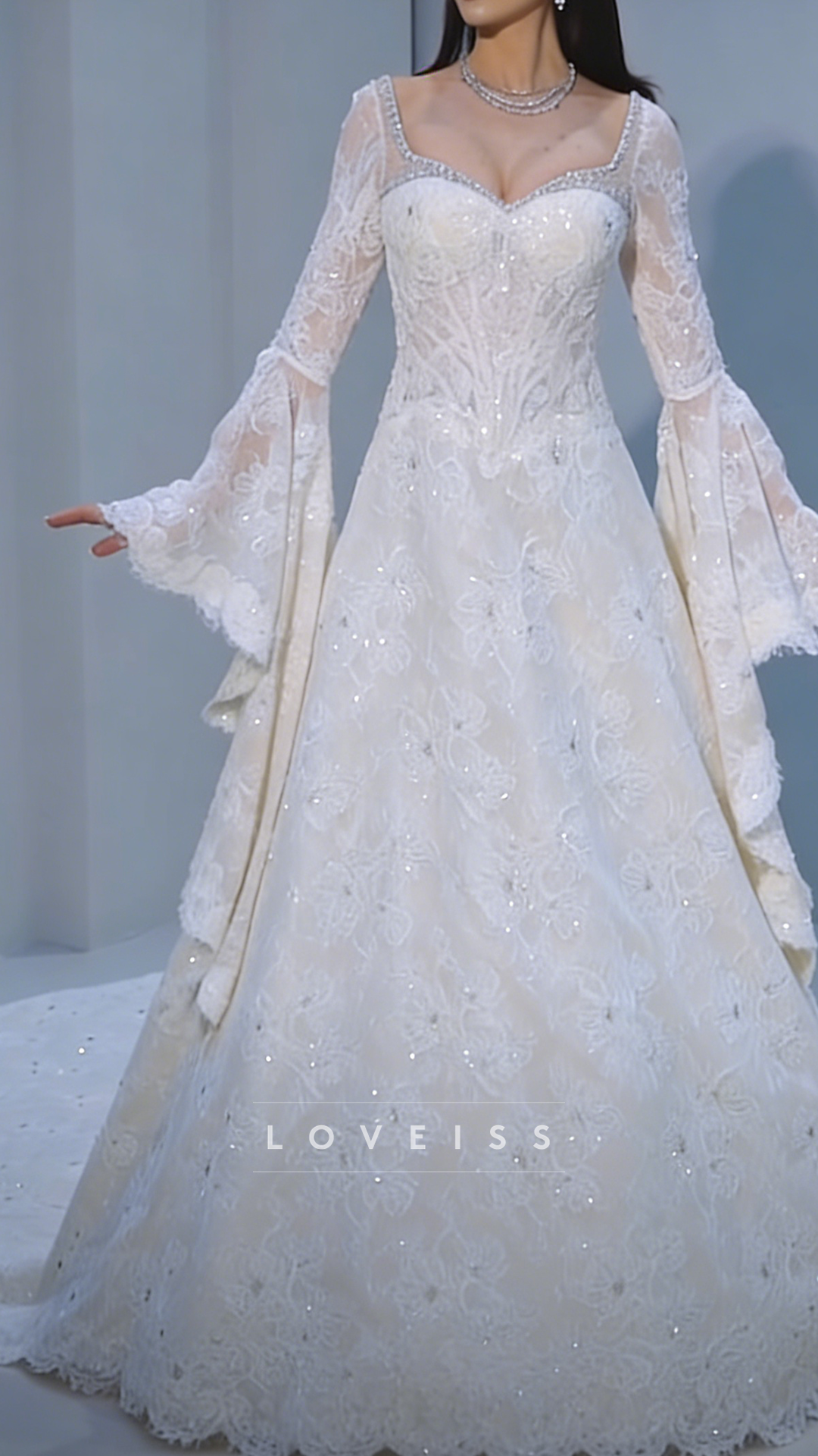 Sweetheart Sequins Appliques Long Sleeves A-Line Wedding Dress