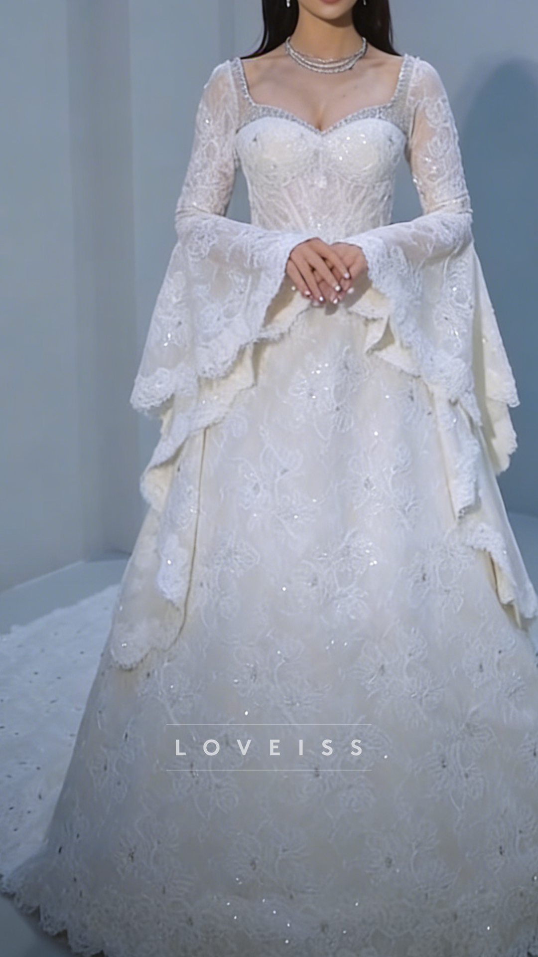 Sweetheart Sequins Appliques Long Sleeves A-Line Wedding Dress
