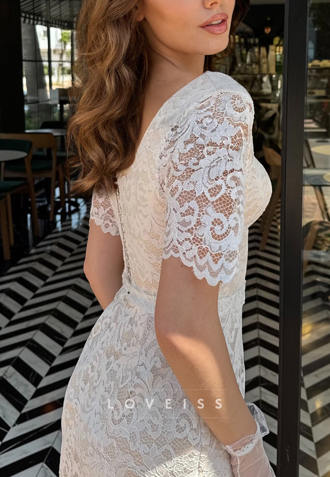 Sweetheart Short Sleeevs Lace Appliques Sheath Wedding Dress