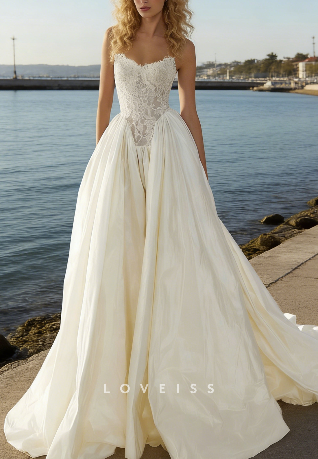 Sweetheart Sleeveless Appliques A-Line Wedding Dress