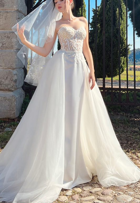 Sweetheart Sleeveless Appliques Sheath Wedding Dress