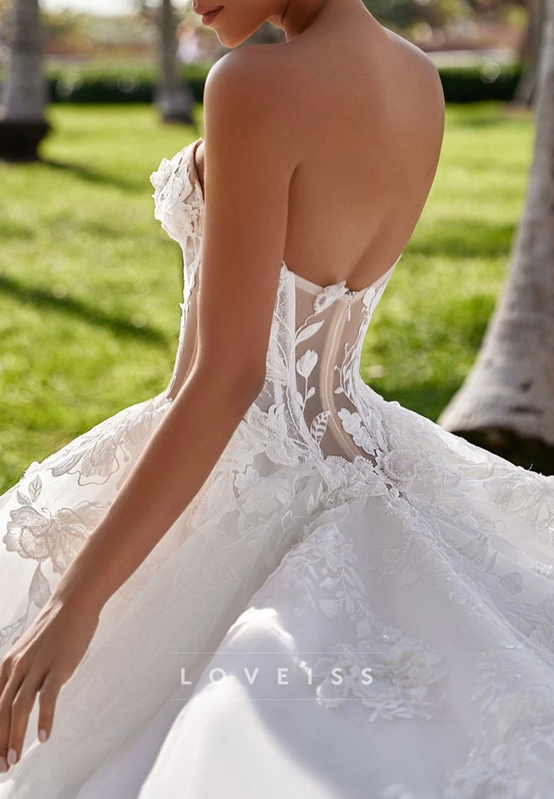 Sweetheart Sleeveless Appliques Tulle A-Line Wedding Dress