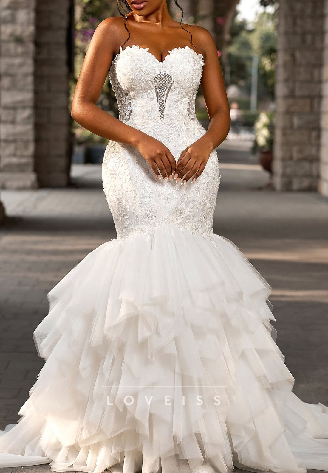 Sweetheart Sleeveless Appliques Tulle Mermaid Wedding Dress