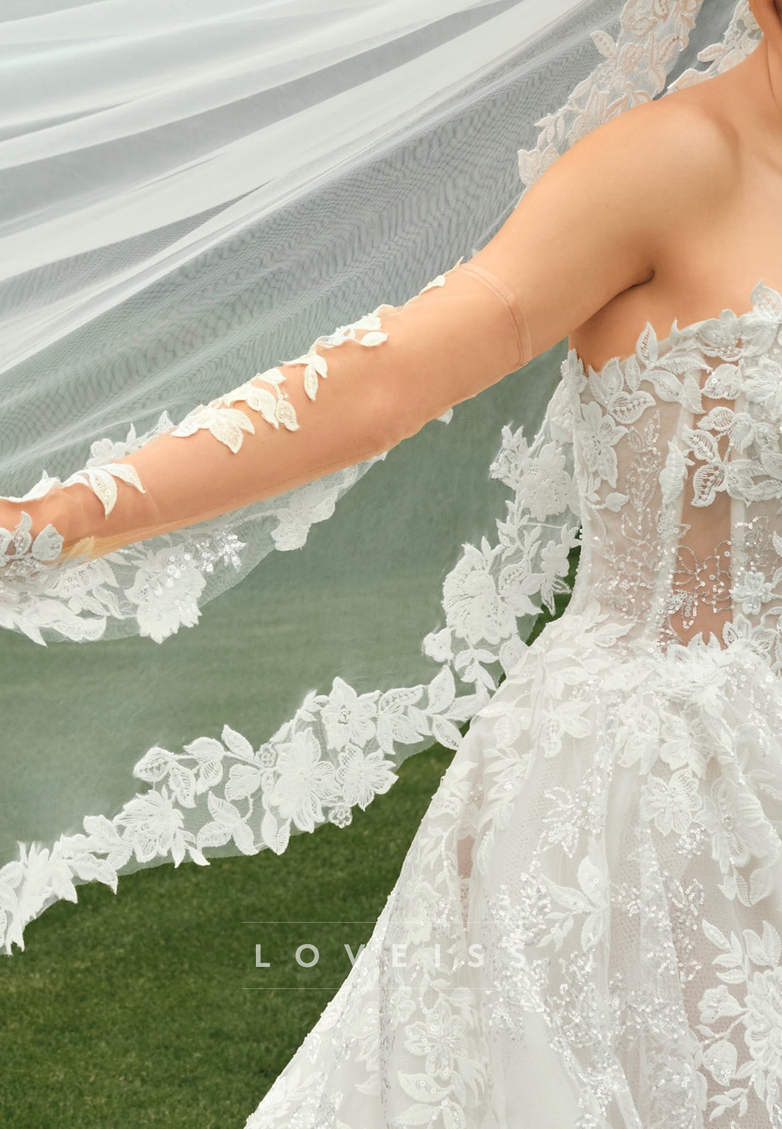 Sweetheart Sleeveless Floral Appliques A-Line Wedding Dress