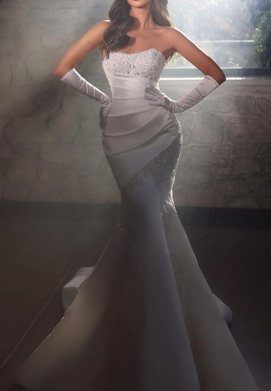 Off-Shoulder Sleeveless Floral Appliques Pleated Mermaid Wedding Dress