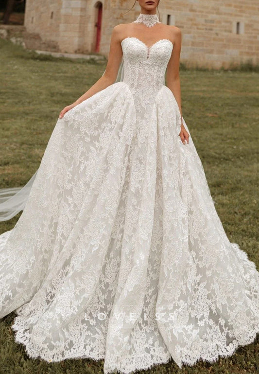 Sweetheart Sleeveless Lace Appliques A-Line Wedding Dress