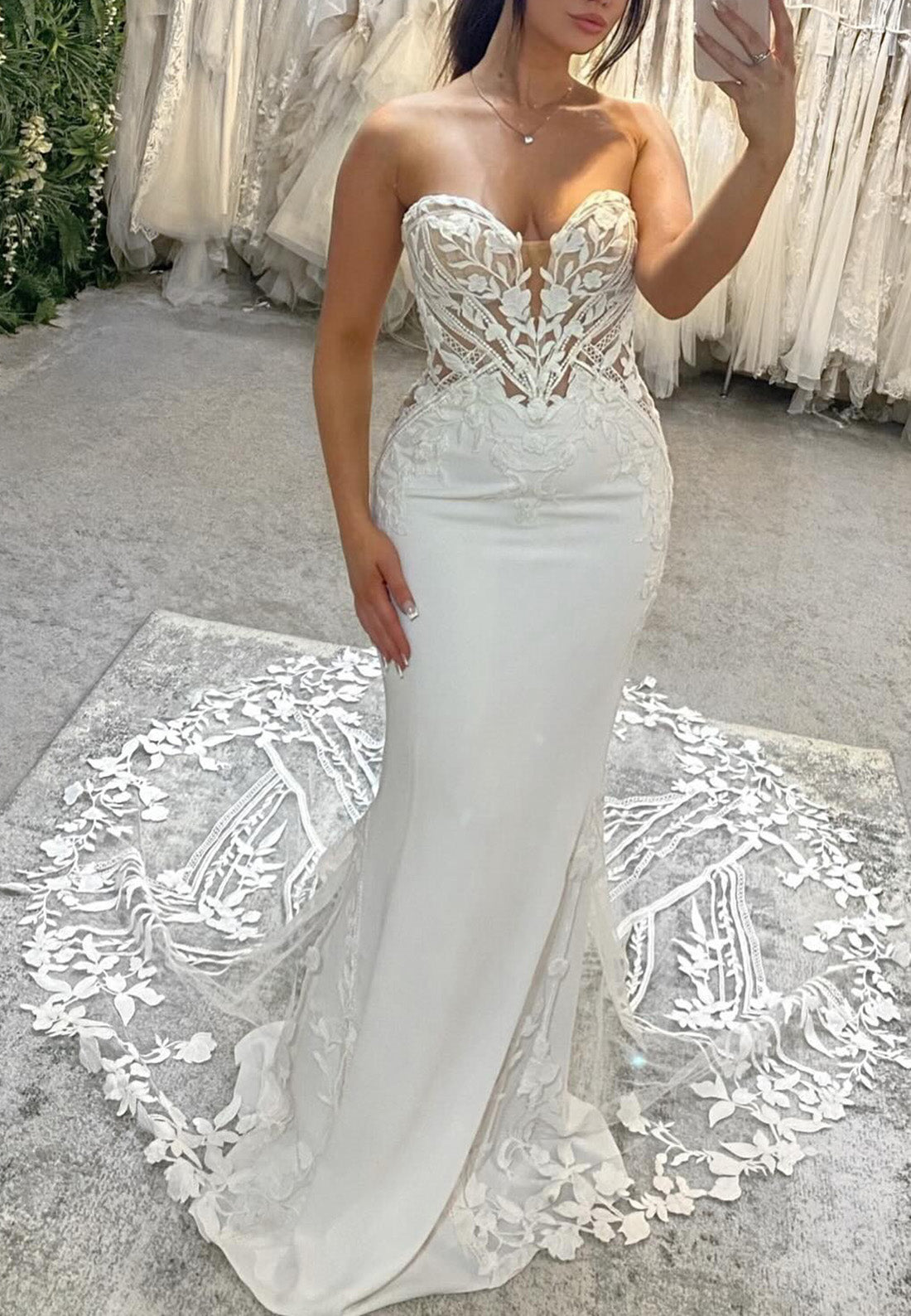 Sweetheart Sleeveless Lace Appliques Mermaid Wedding Dress