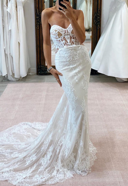 Sweetheart Sleeveless Lace Appliques Mermaid Wedding Dress