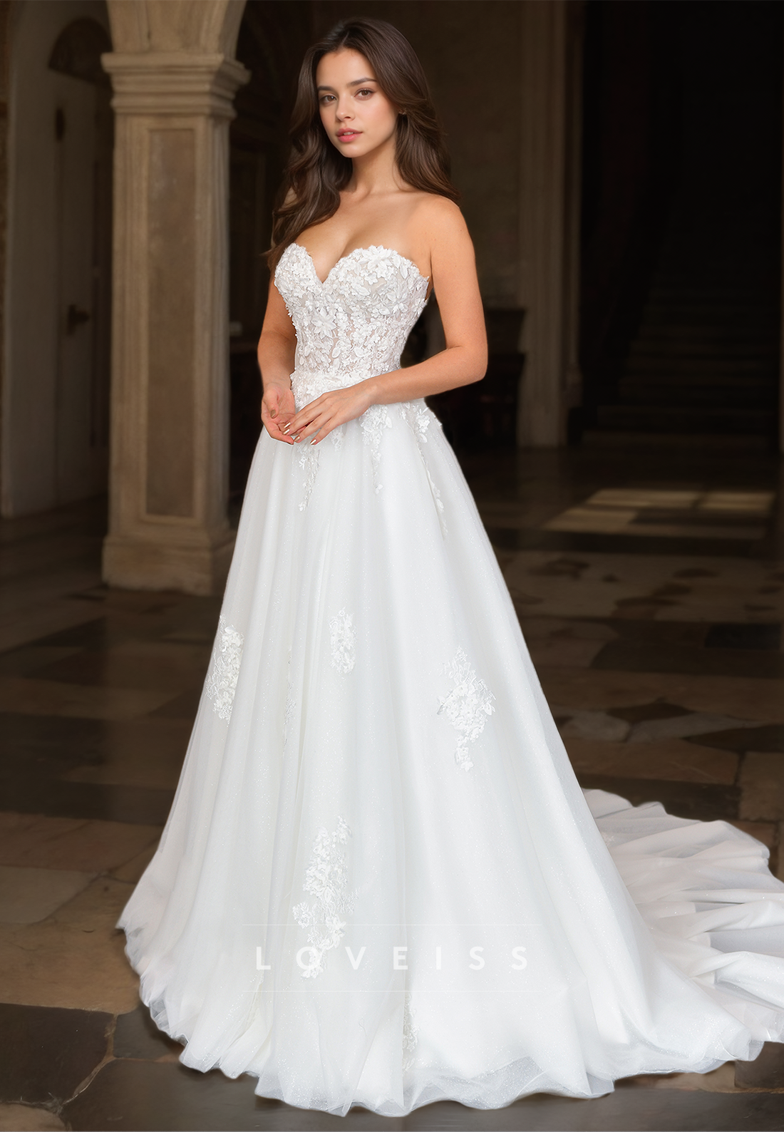 Sweetheart Sleeveless Lace Appliques Pleated A-Line Wedding Dress