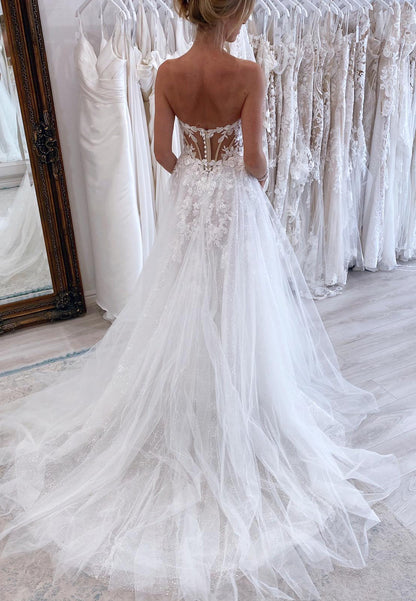 Sweetheart Sleeveless Tulle Appliques A-Line Wedding Dress