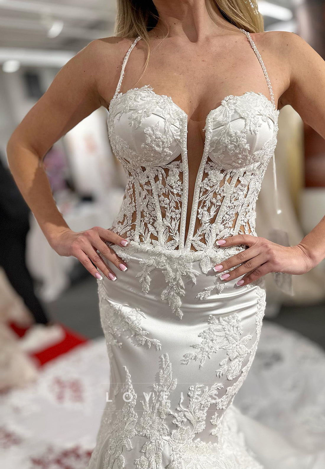 Sweetheart Spaghetti Straps Lace Appliques Mermaid Wedding Dress