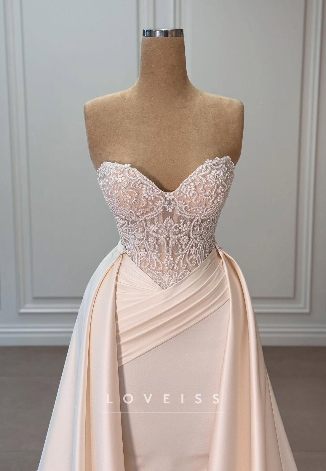 Sweetheart Strapless Appliques Pleated Sheath Wedding Dress
