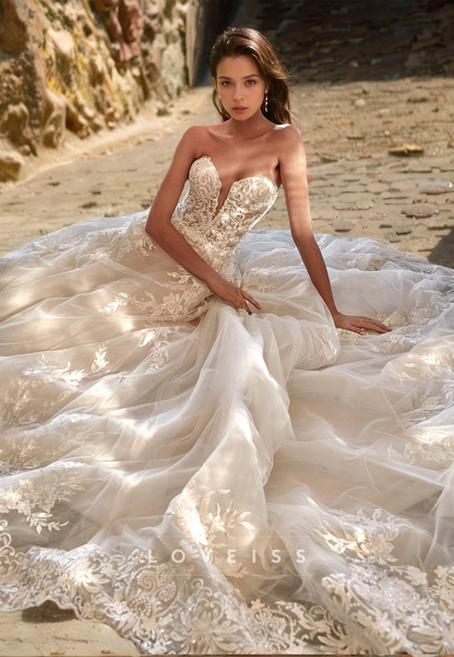 Sweetheart Strapless Lace Appliques Tulle Ball Gown Wedding Dress
