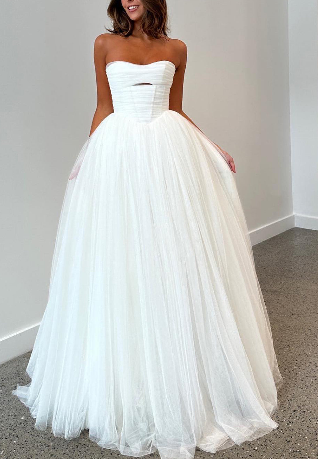 Sweetheart Strapless Tulle Ball Gown Wedding Dress