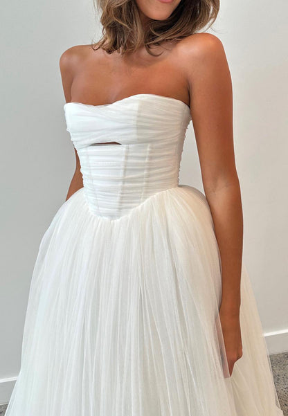 Sweetheart Strapless Tulle Ball Gown Wedding Dress