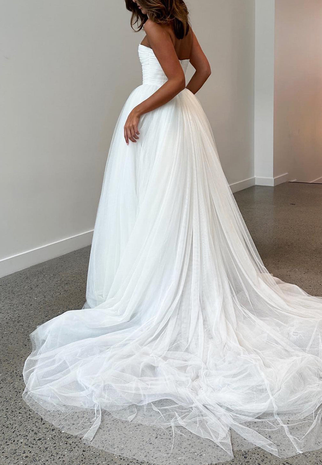 Sweetheart Strapless Tulle Ball Gown Wedding Dress