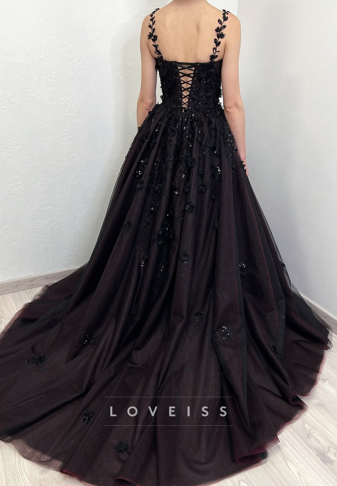 Sweetheart Straps Appliques Sparkly A-Line Black Wedding Dress
