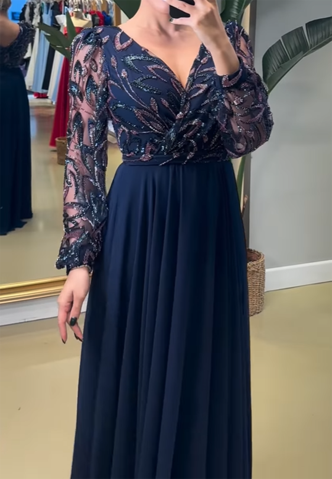 V-Neck Appliques Long Sleeves A-Line Evening Dress