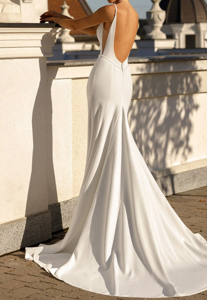 V-Neck Backless Sleek Sleeveless Mermaid Wedding Dress