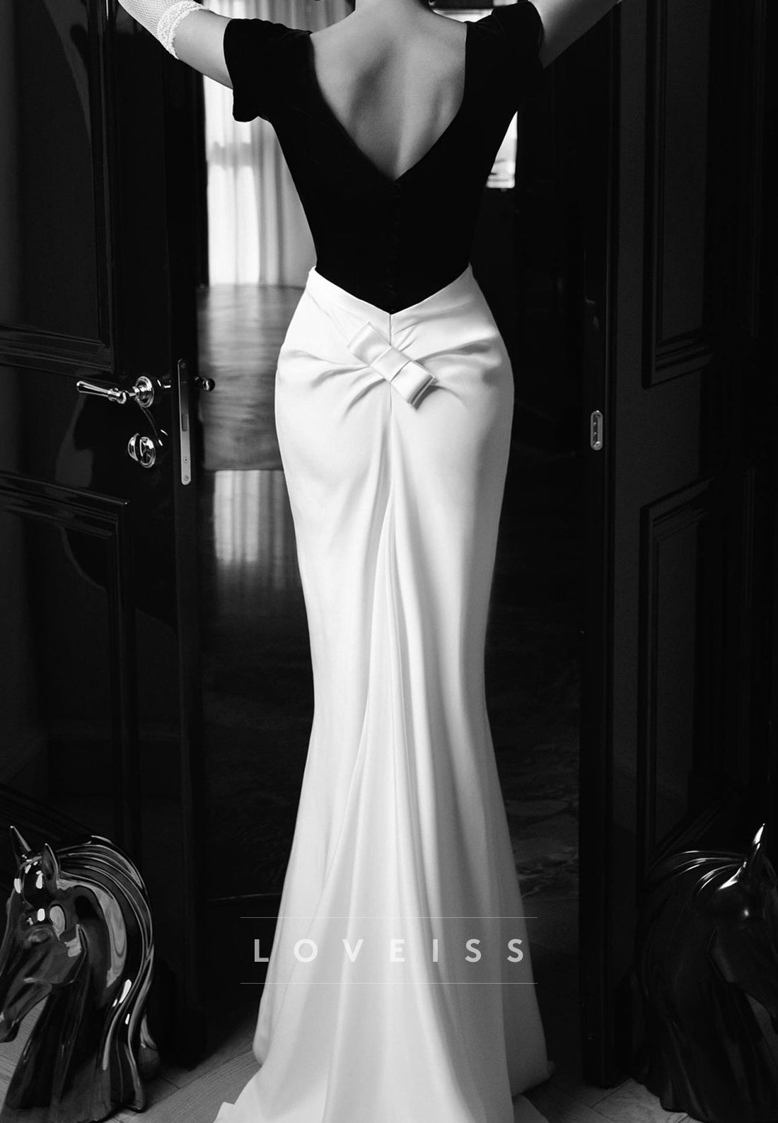 V-Neck Cap Sleeves White Black Mermaid Evening Dress