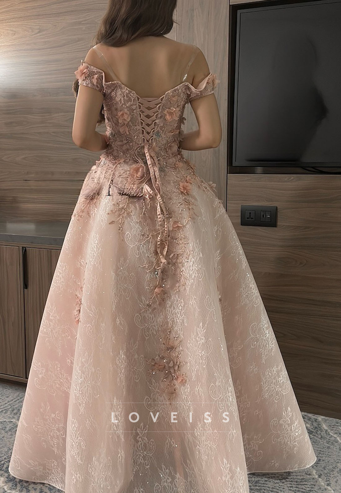 V-Neck Floral Appliques Prom Dress A-Line Evening Dress