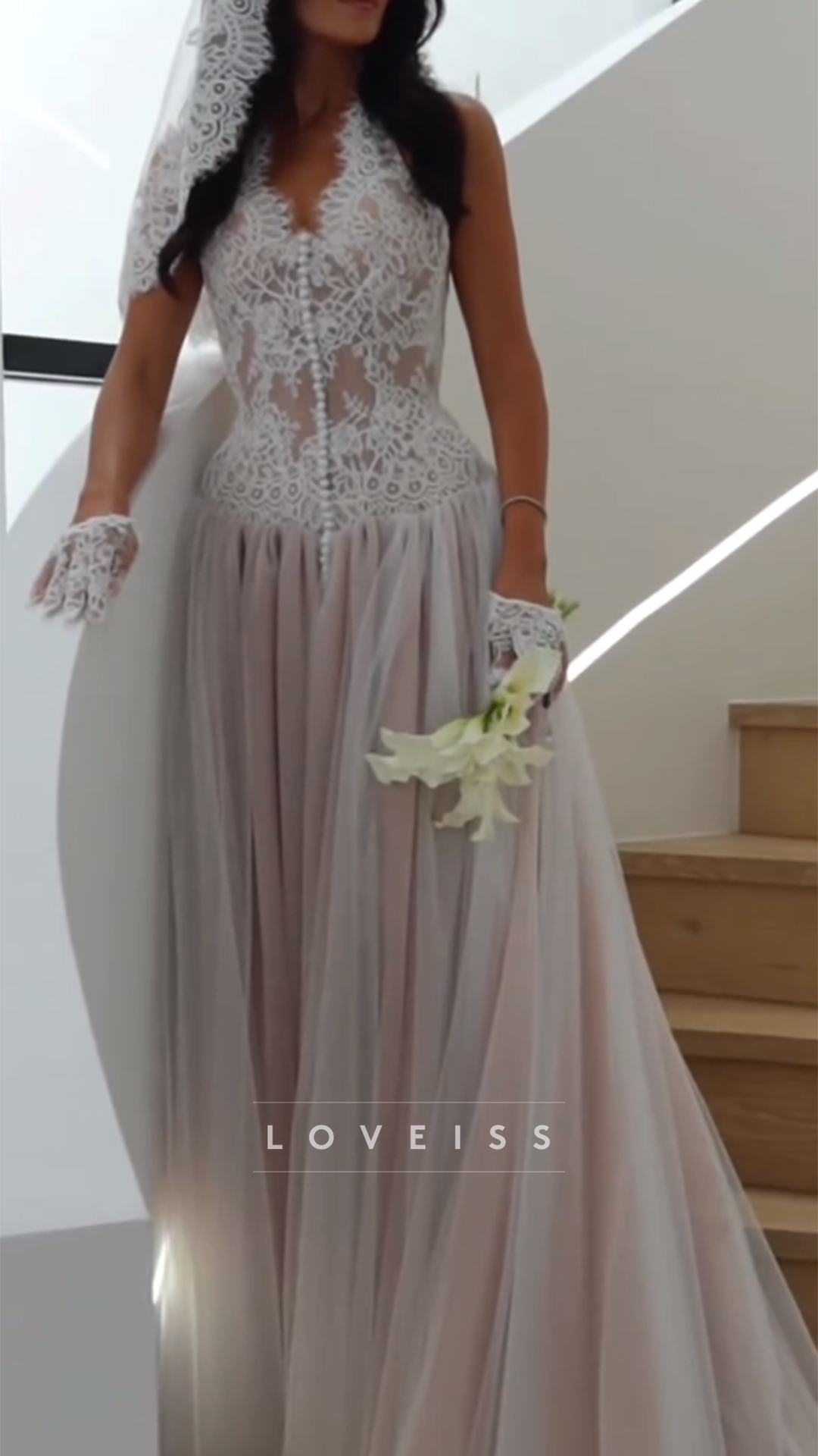 V-Neck Lace Appliques A-Line Wedding Dress