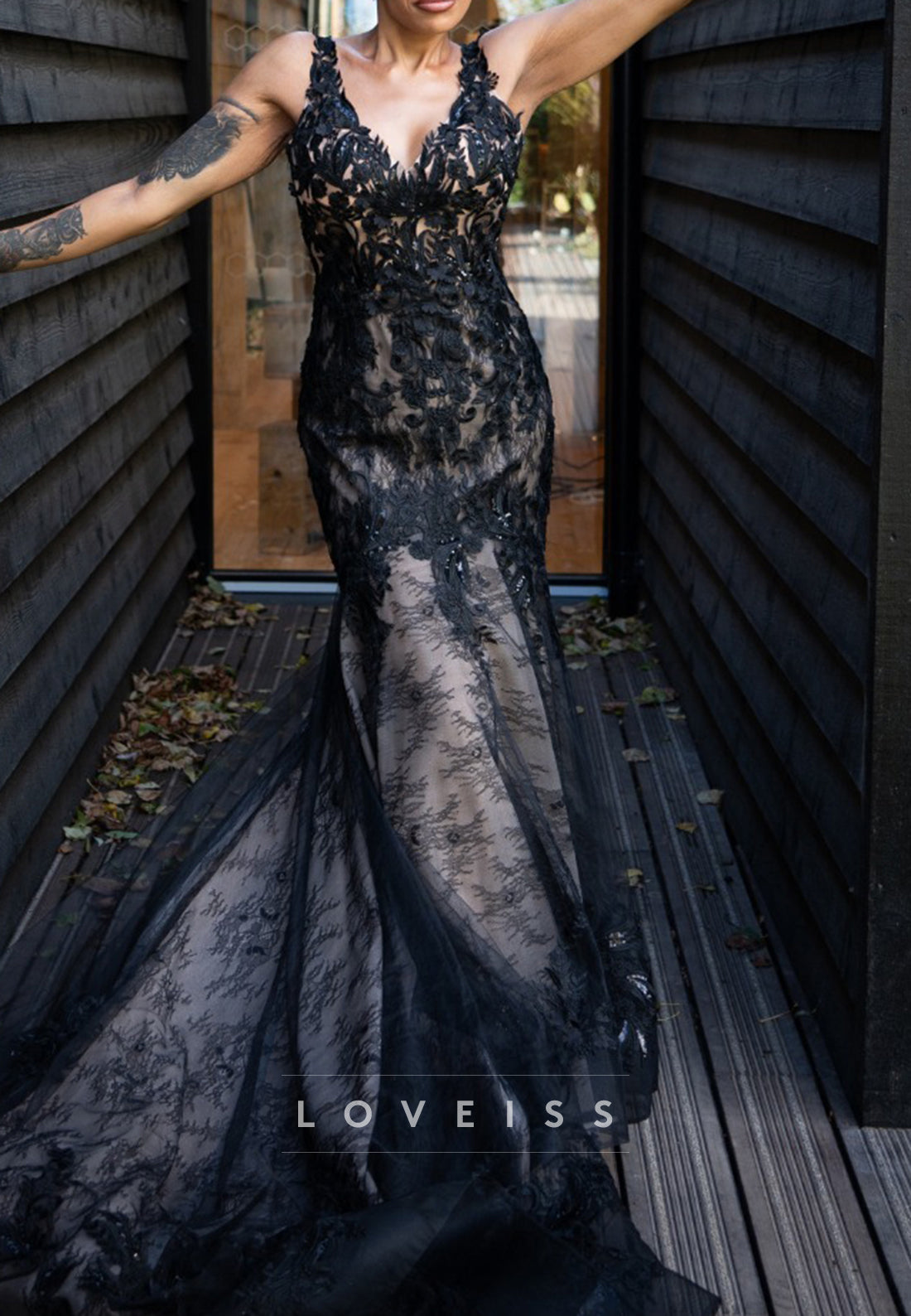 V-Neck Lace Appliques Mermaid Black Wedding Dress