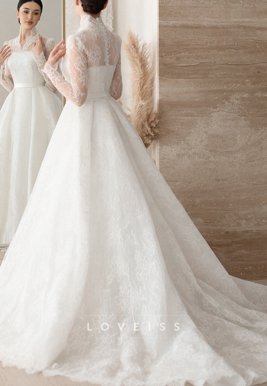 V-Neck Lace Appliques Long Sleeves A-Line Wedding Dress