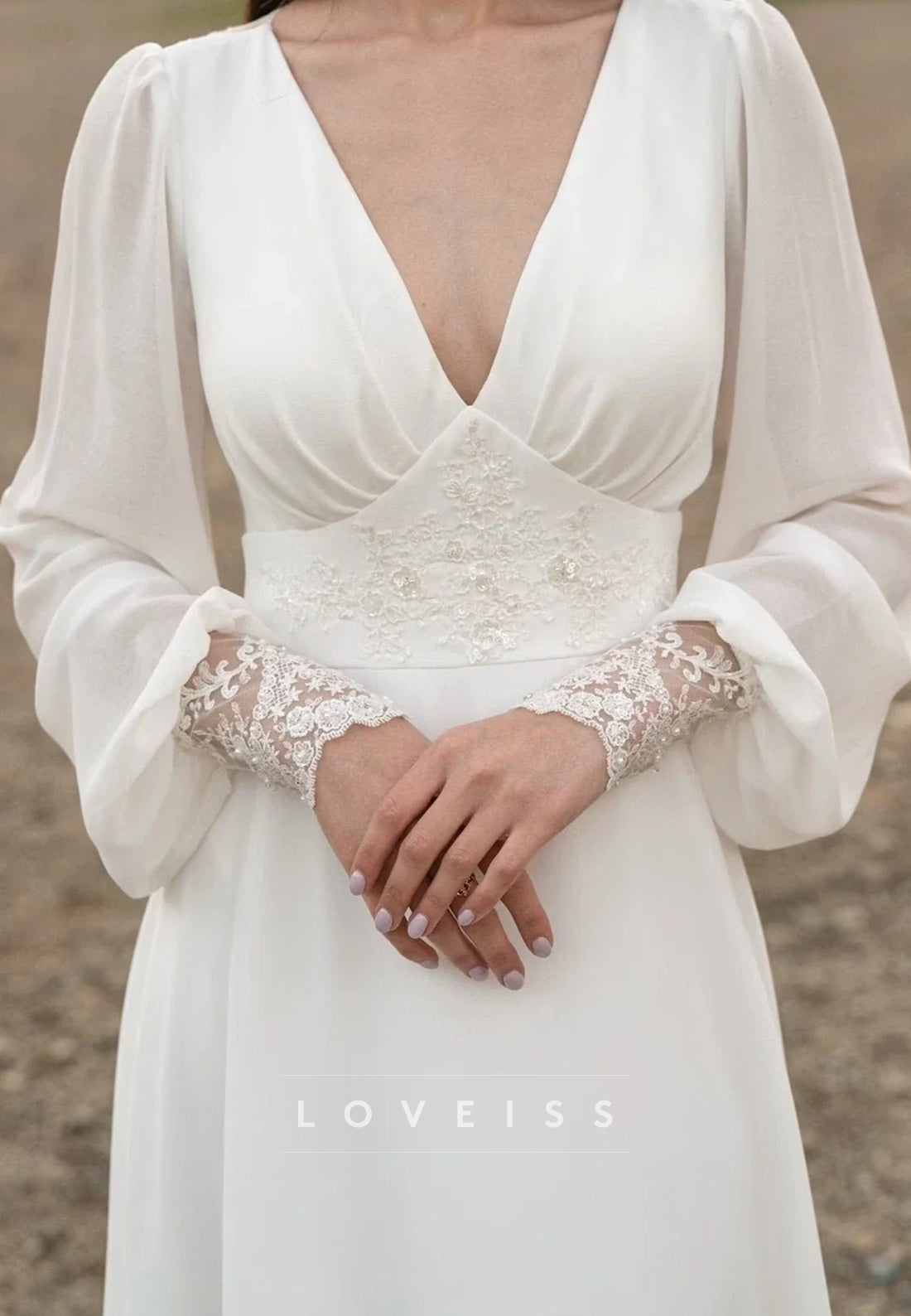 V-Neck Long Sleeves Appliques A-Line Beach Wedding Dress
