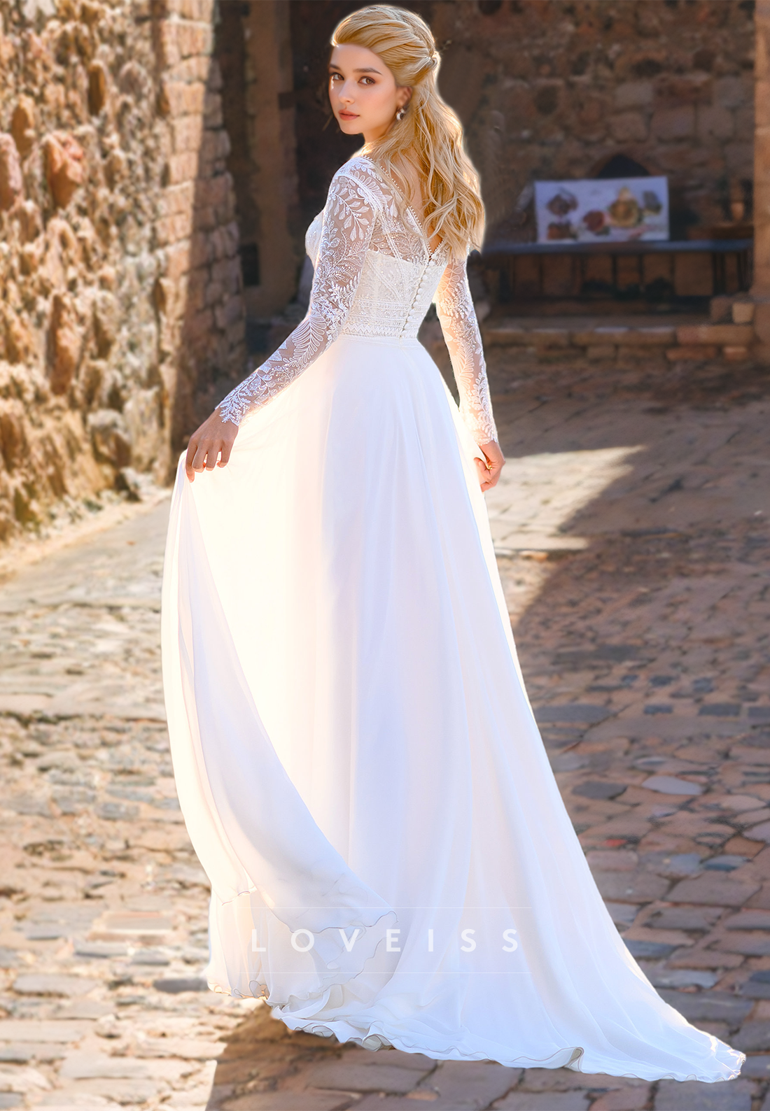 V-Neck Long Sleeves Appliques A-Line Beach Wedding Dress