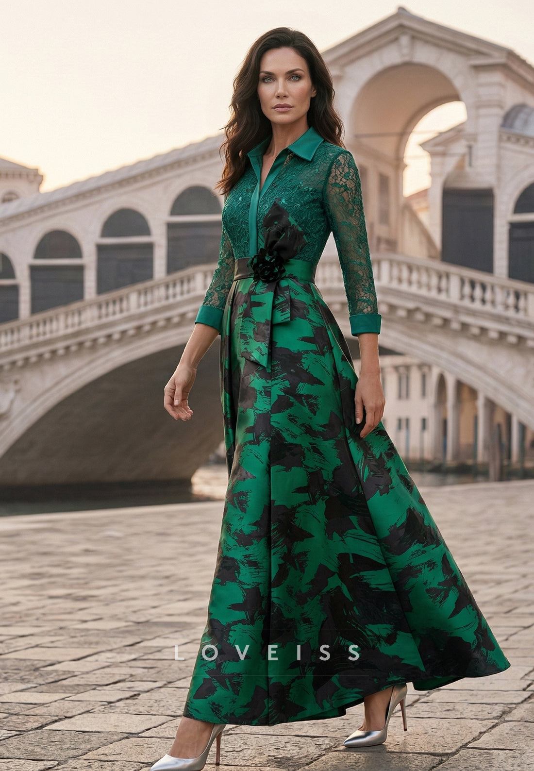 V-Neck Long Sleeves Appliques Floral Printed A-Line Mother of Bride Dress