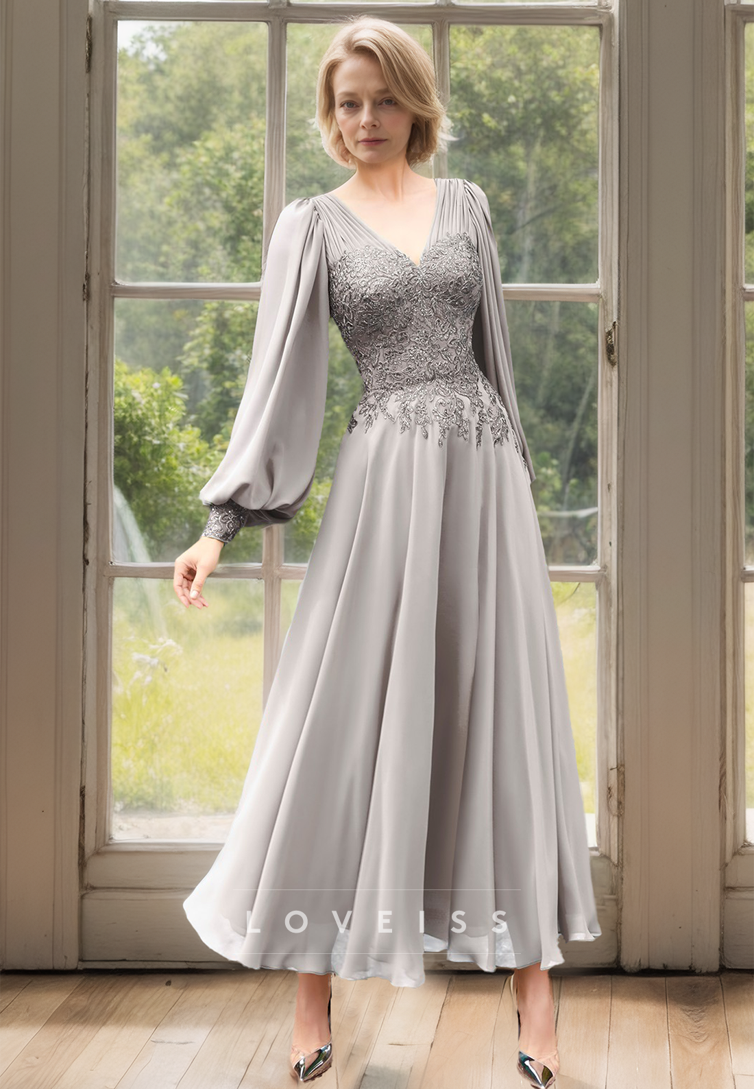 V-Neck Long Sleeves Appliques Pleated Chiffon A-Line Mother of Bride Dress