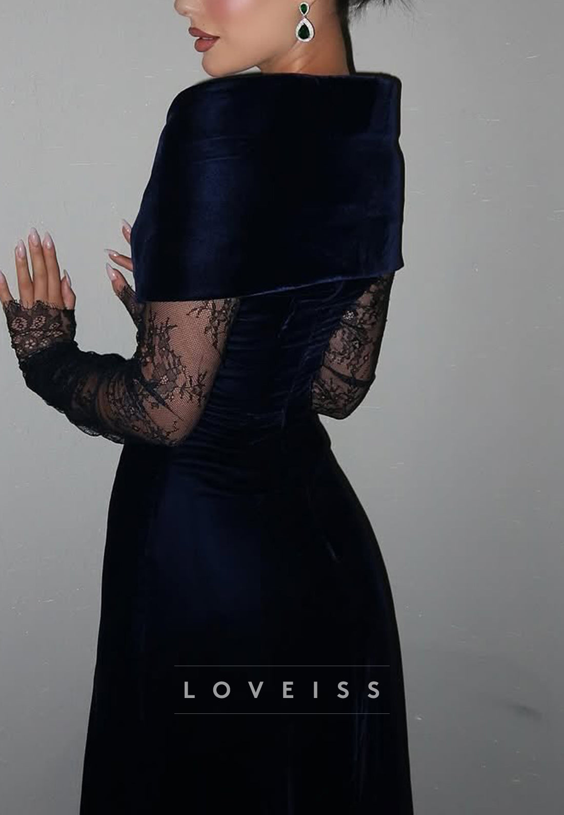 V-Neck Long Sleeves Appliques Sheath Evening Dress
