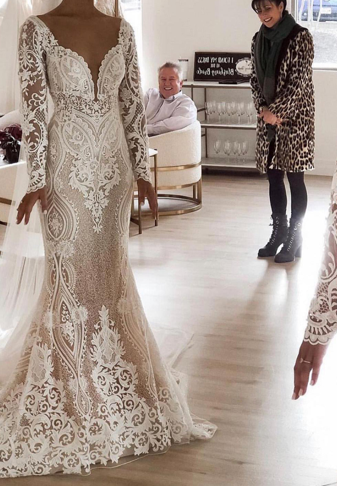 V-Neck Long Sleeves Floral Appliques Mermaid Wedding Dress