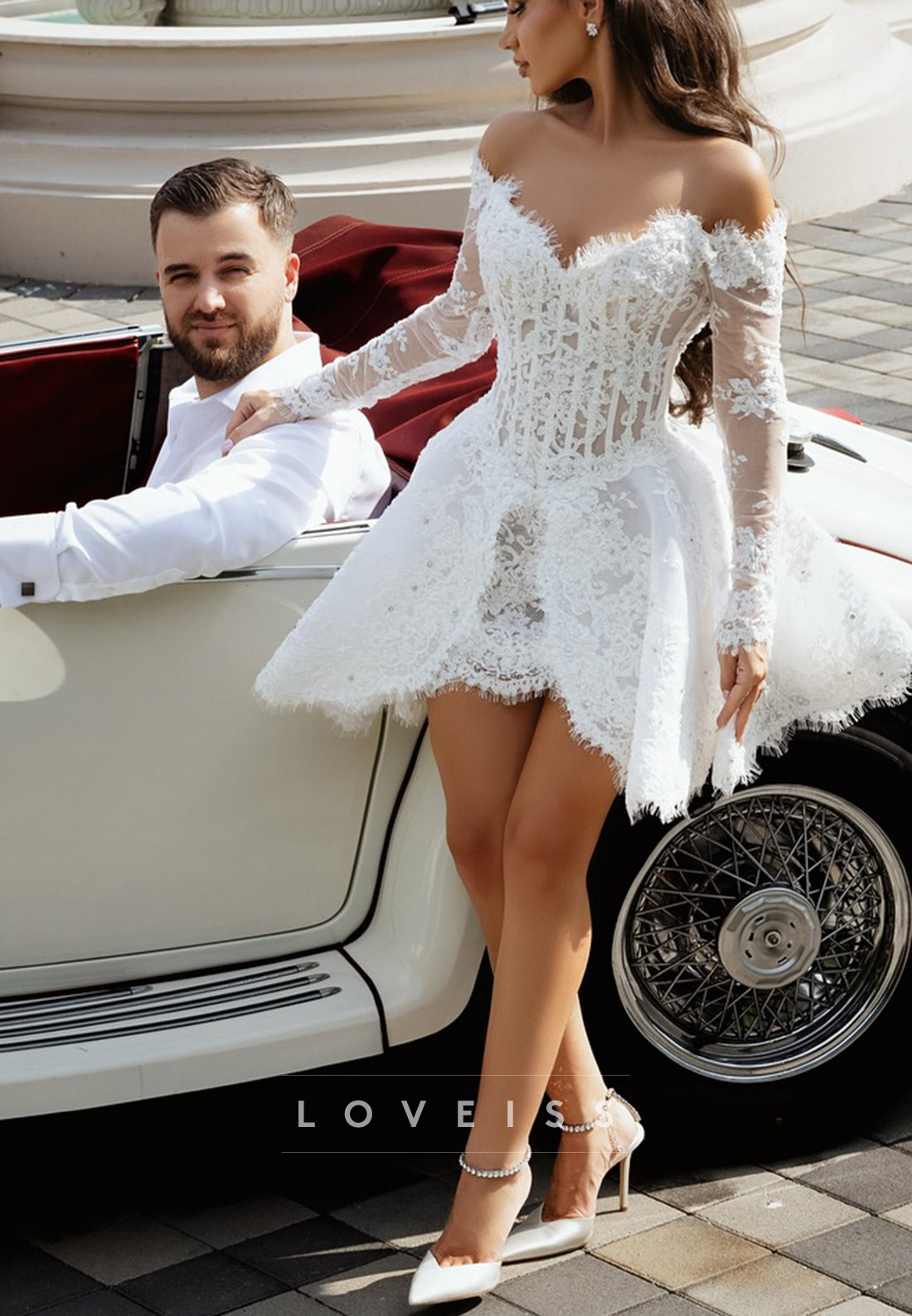 V-Neck Long Sleeves Lace Appliques A-Line Short Wedding Dress