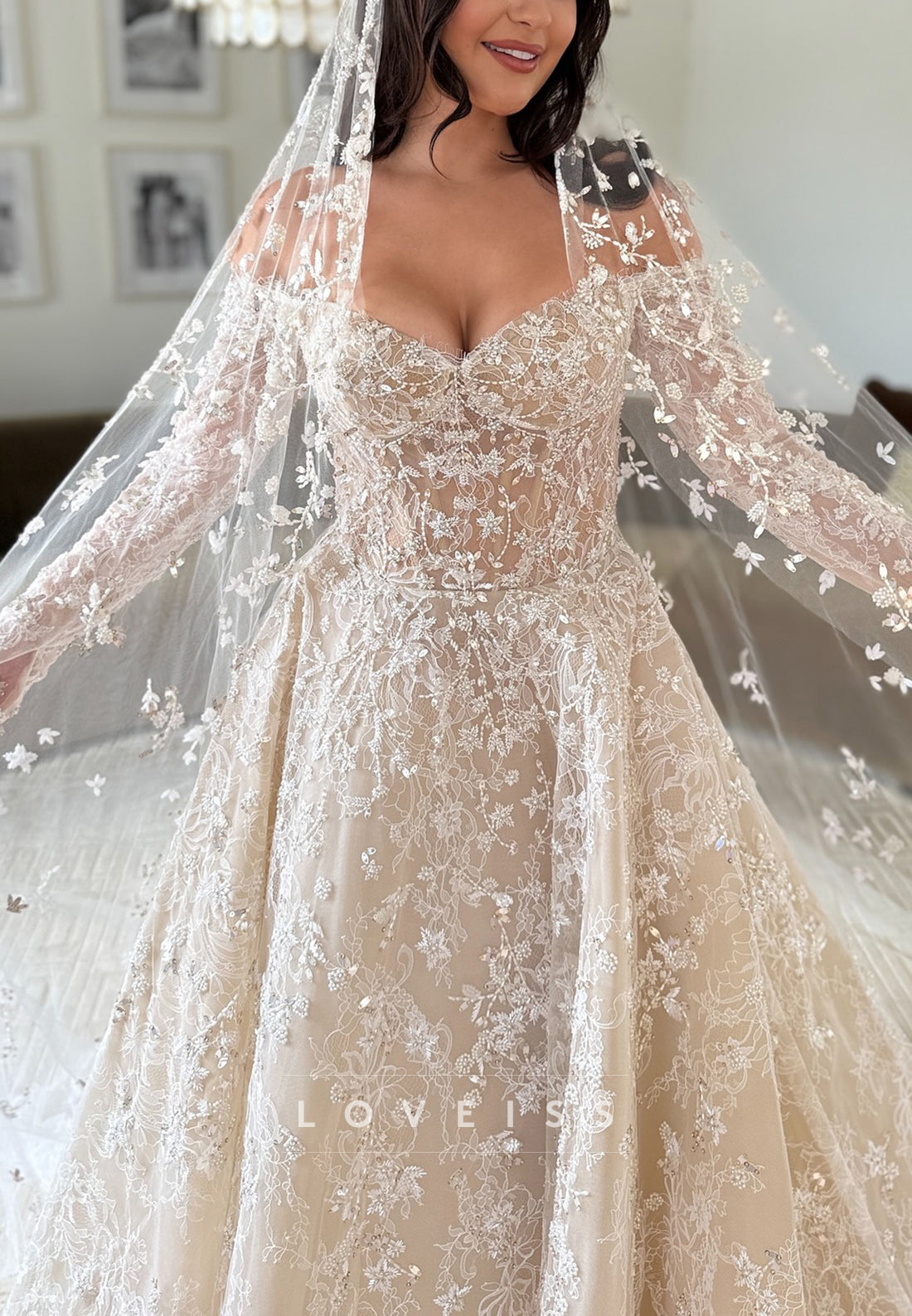 V-Neck Long Sleeves Lace Appliques A-Line Wedding Dress