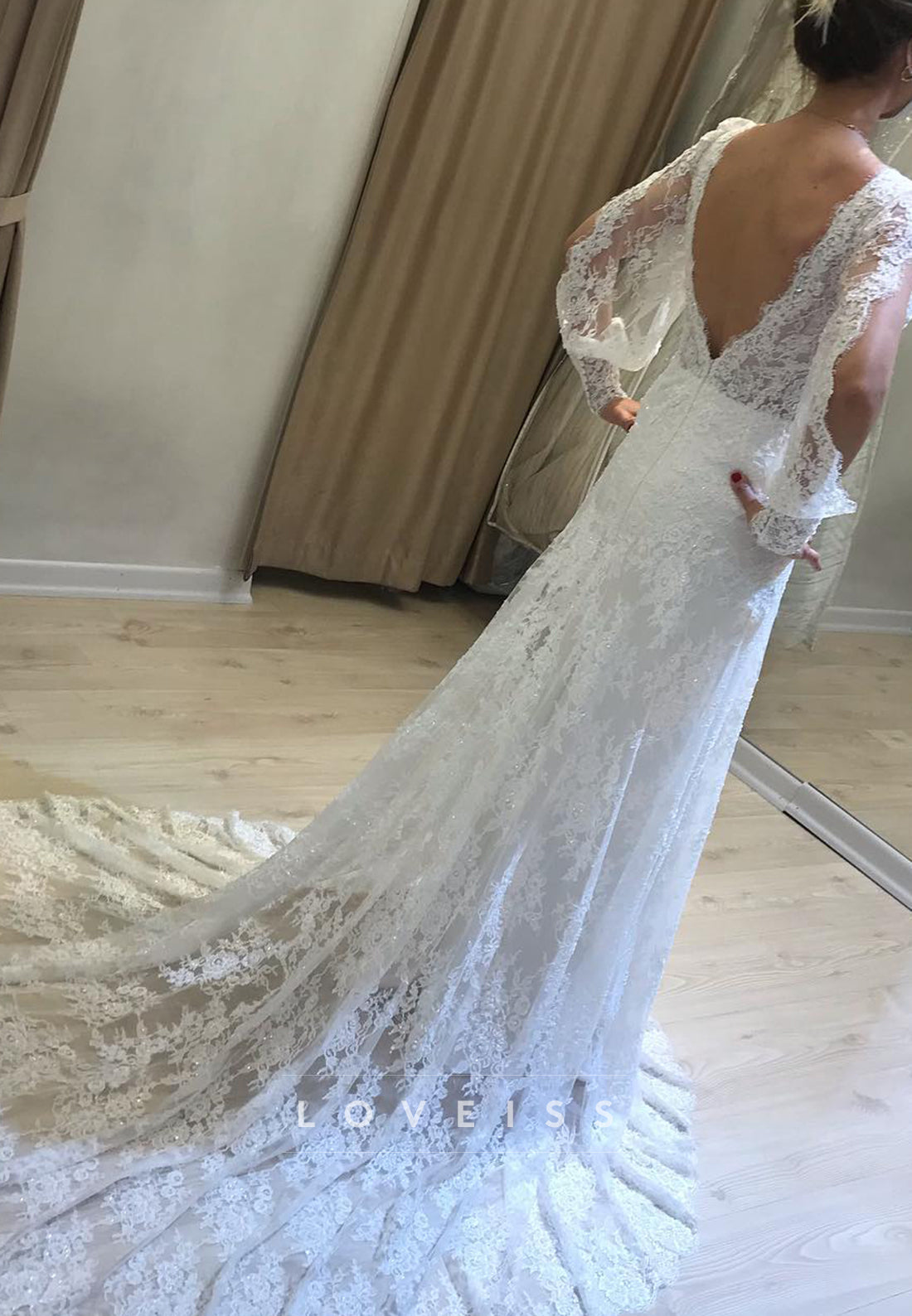 V-Neck Long Sleeves Lace Appliques A-Line Wedding Dress