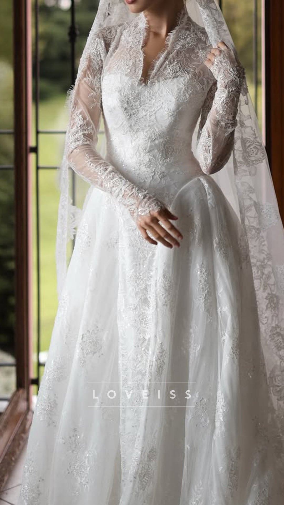 V-Neck Long Sleeves Lace Appliques A-Line Wedding Dress