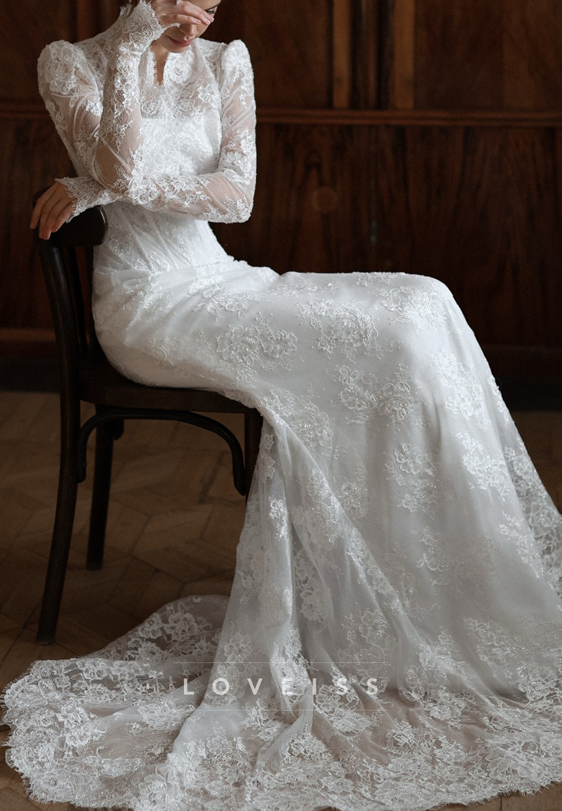 V-Neck Long Sleeves Lace Appliques Detachable Train Wedding Dress