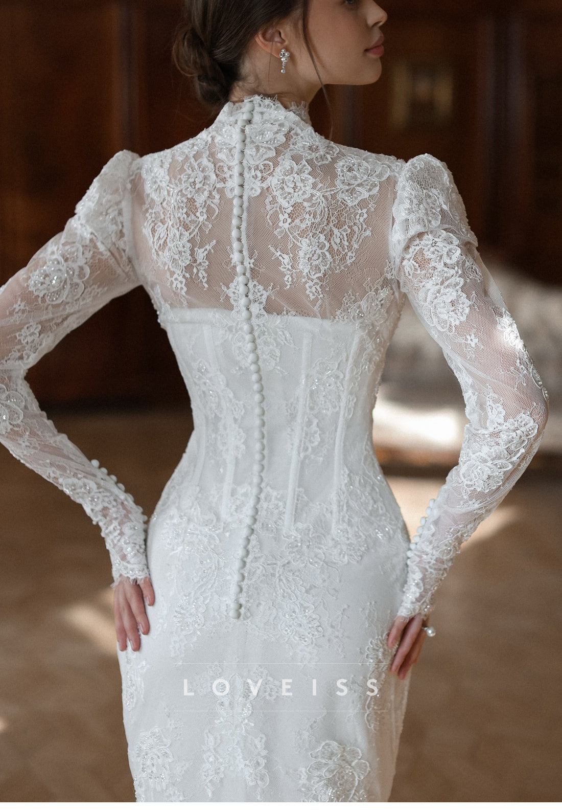 V-Neck Long Sleeves Lace Appliques Detachable Train Wedding Dress