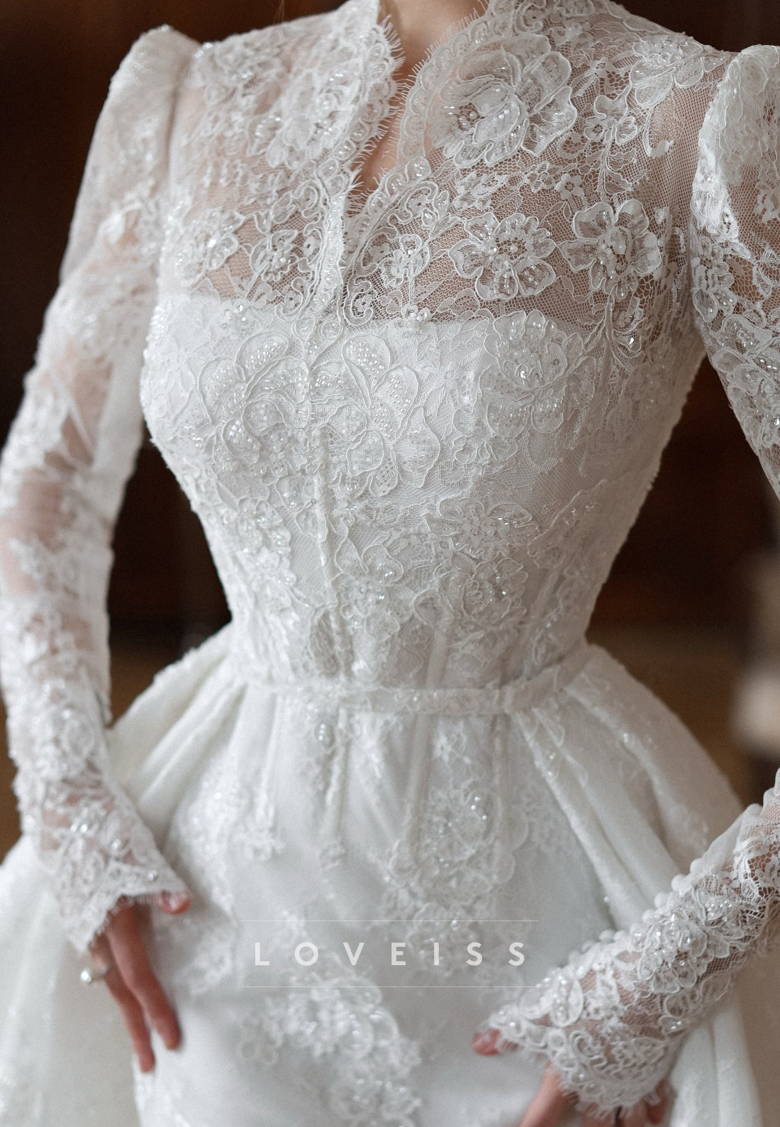 V-Neck Long Sleeves Lace Appliques Detachable Train Wedding Dress