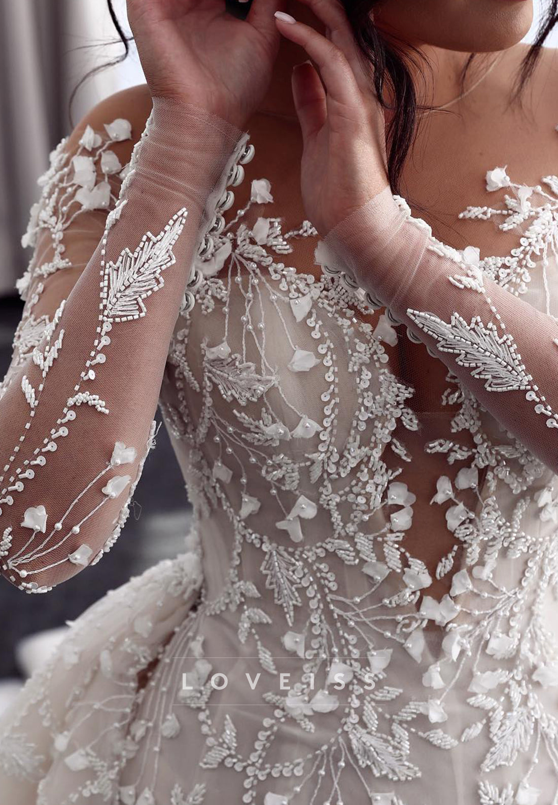 V-Neck Long Sleeves Lace Appliques Mermaid Wedding Dress