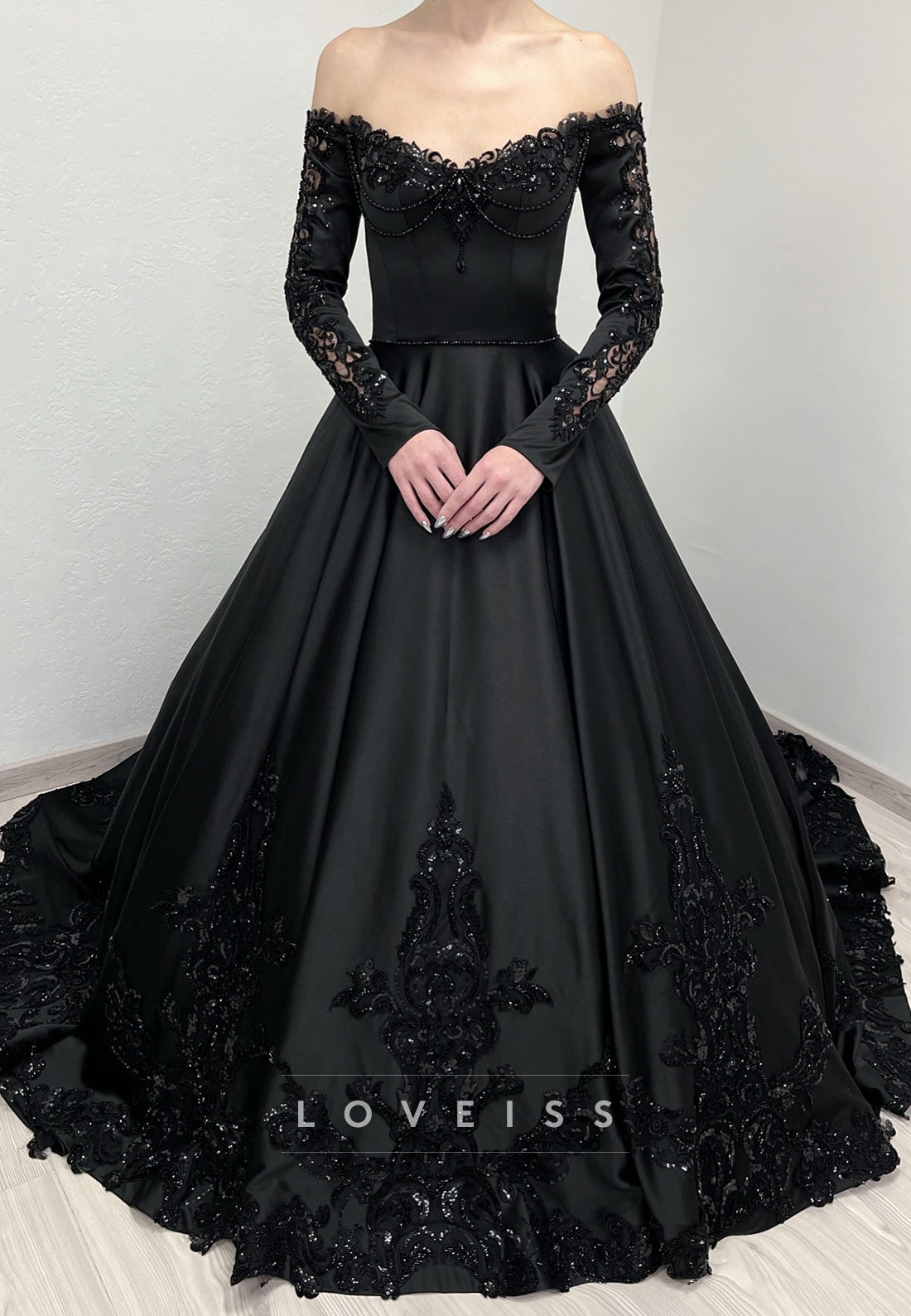 V-Neck Long Sleeves Sequins Appliques A-Line Wedding Dress