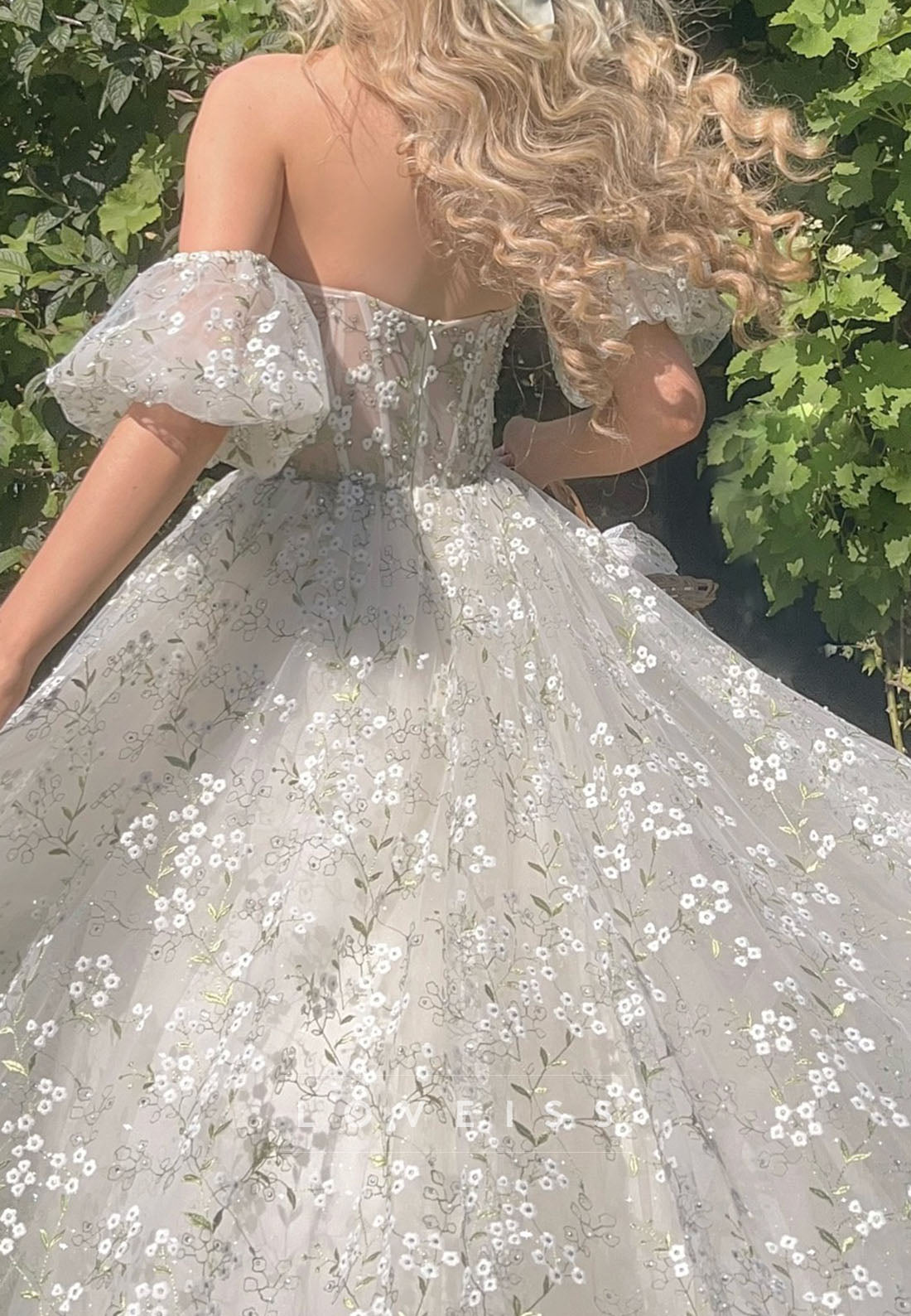 V-Neck Puff Sleeves Floral Appliques A-Line Prom Dress