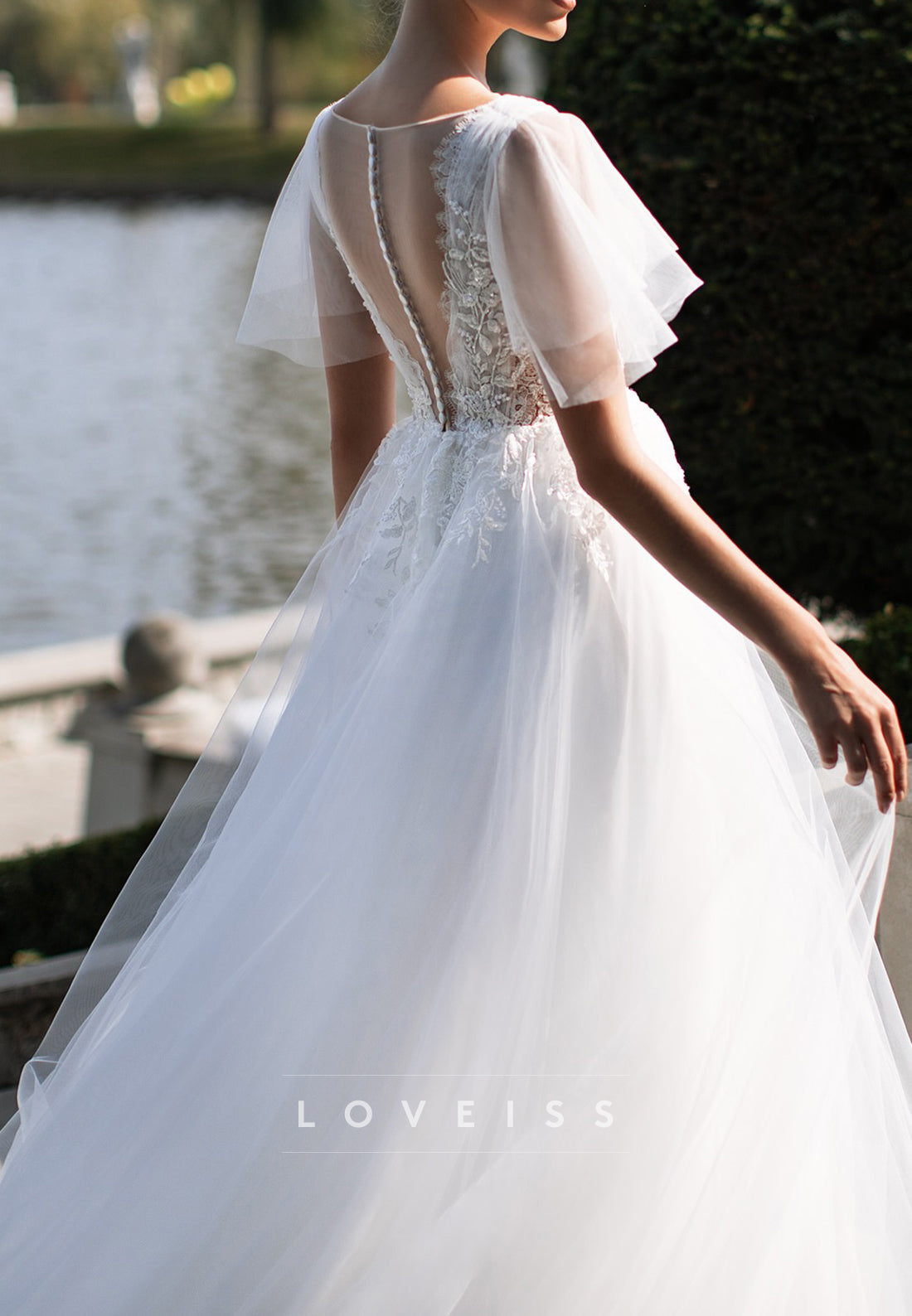 V-Neck Short Sleeves Appliques Tulle Bridal Gown
