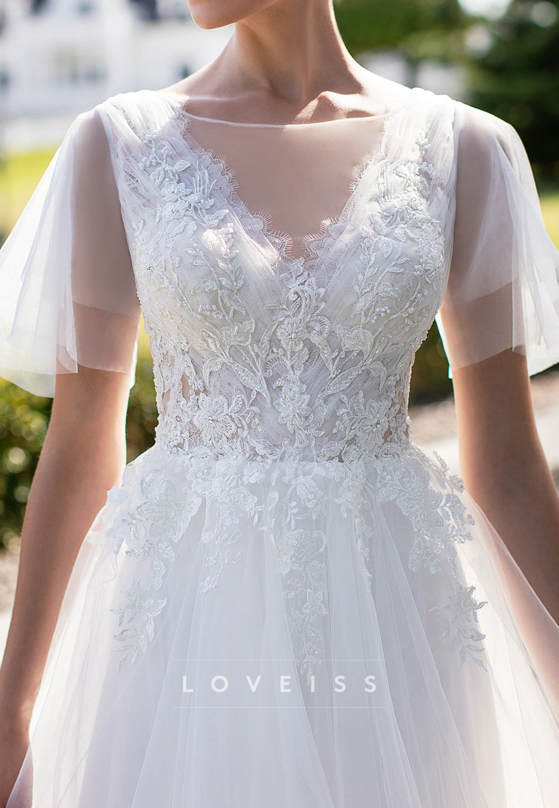V-Neck Short Sleeves Appliques Tulle Bridal Gown