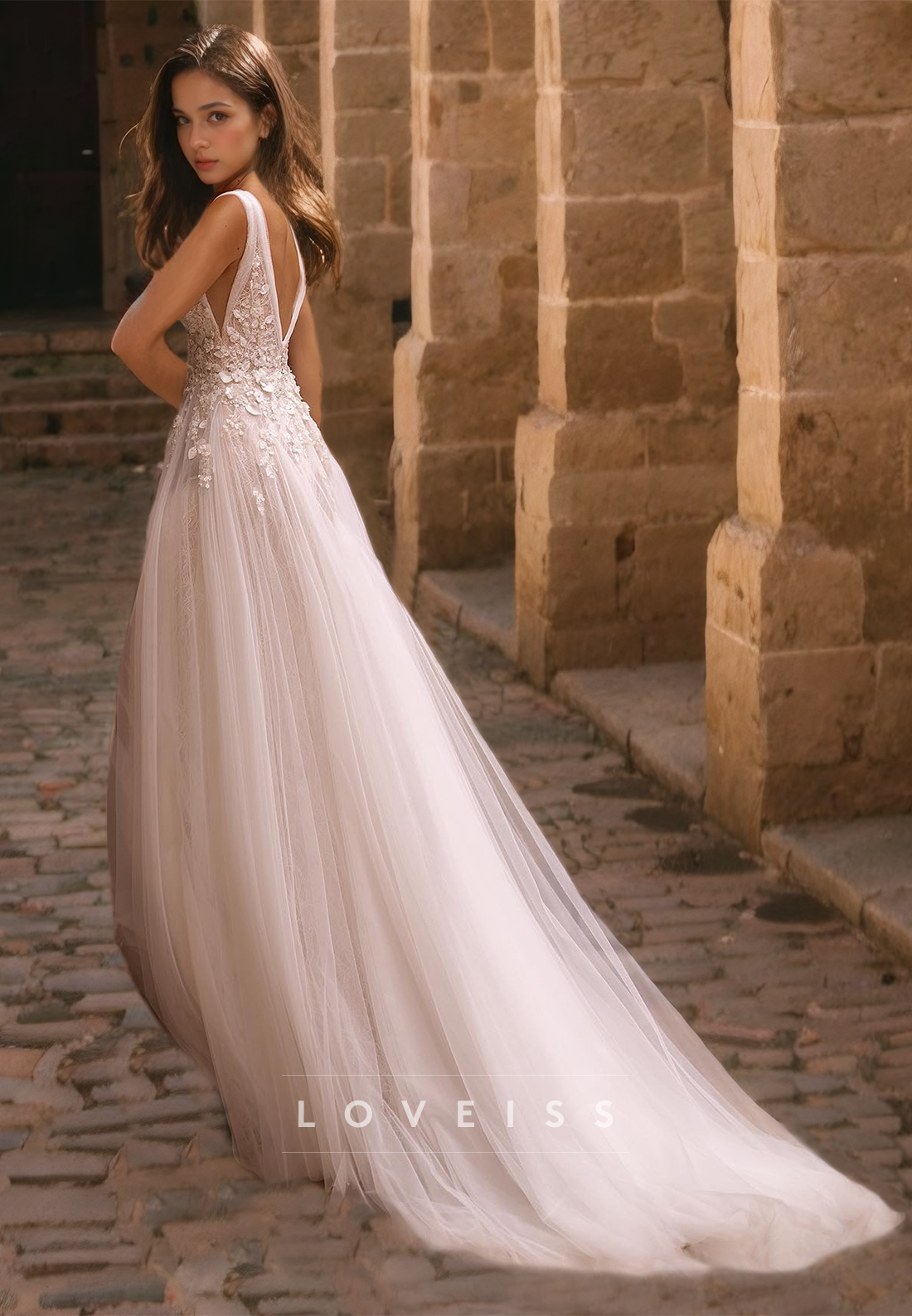 V-Neck Sleeveless Appliques Tulle A-Line Wedding Dress